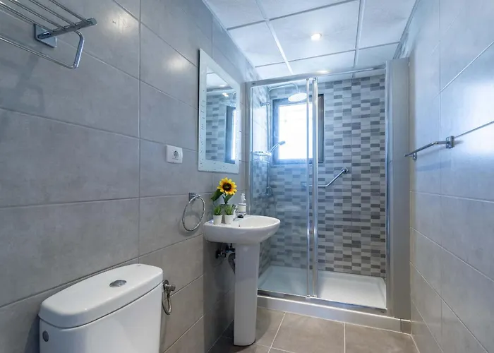 Castle Harbour 35 - Two Bed Apartment *